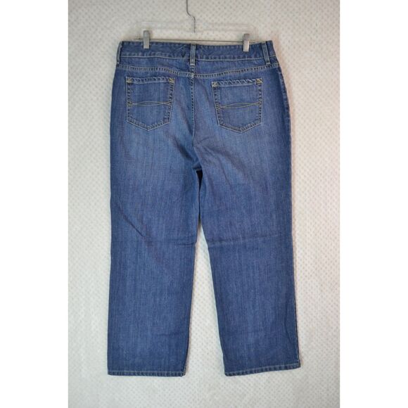 LL Bean Women's 16 Petite Medium Wash Relaxed Straight Leg Jeans - Picture 6 of 13